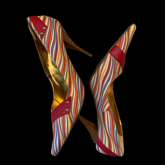 Nice Colorful handmade heels. Size 7.5 Barely Worn - Picture 2 of 2